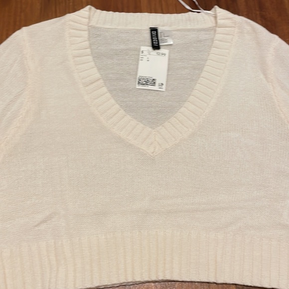 H&M Womens Cropped Sweater - Picture 2 of 4